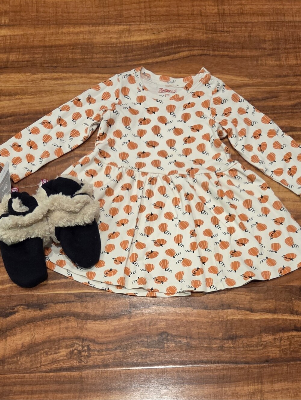 Zutano EUC/NWT 24 Months Cream Pumpkin Print Dress & Black Sherpa Booties